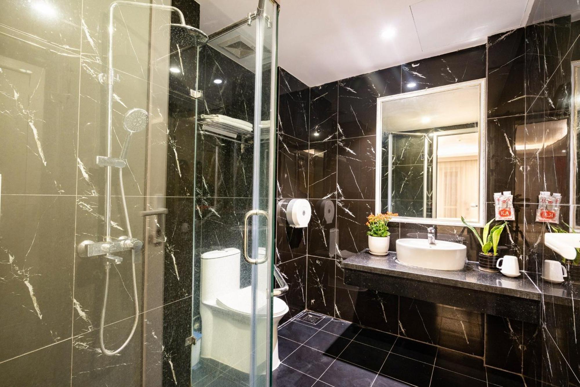 Kieu Anh Hotel - 81 Trung Kinh - By Bay Luxury Hanoi Exterior foto